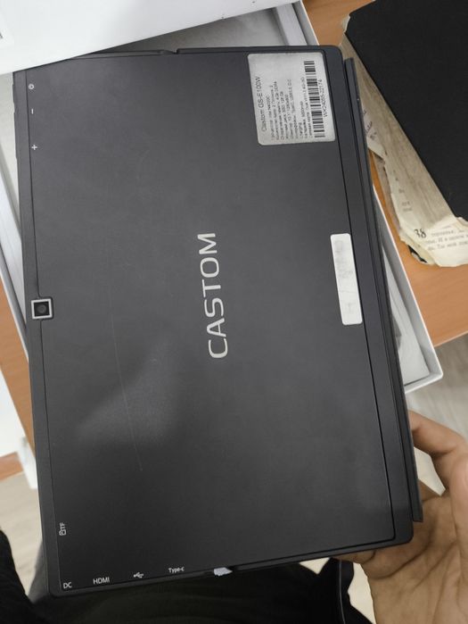 Планшет Castom gs-e100w
