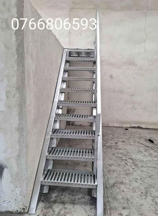 Vindem grătare zincată și orice ce se vede în poză