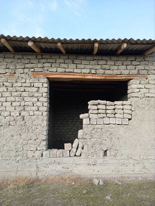 Uy sotiladi ! 35000$ kelishiladi kami bor.