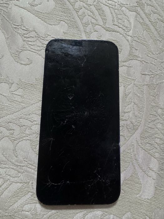 Vand IPhone 13 Pro Max pt piese