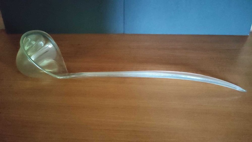 Френски сервиз за пунш от пресовано стъкло -чисто нов