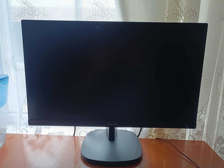 Продавам Full HD LCD монитор Phillips