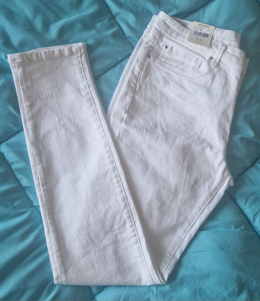 Нови снежно бели дънки Pepe Jeans