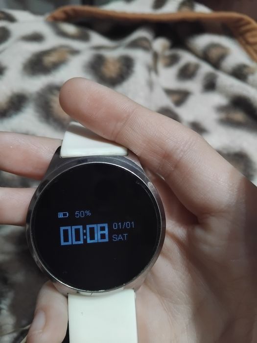 Продам часы, плохо работают