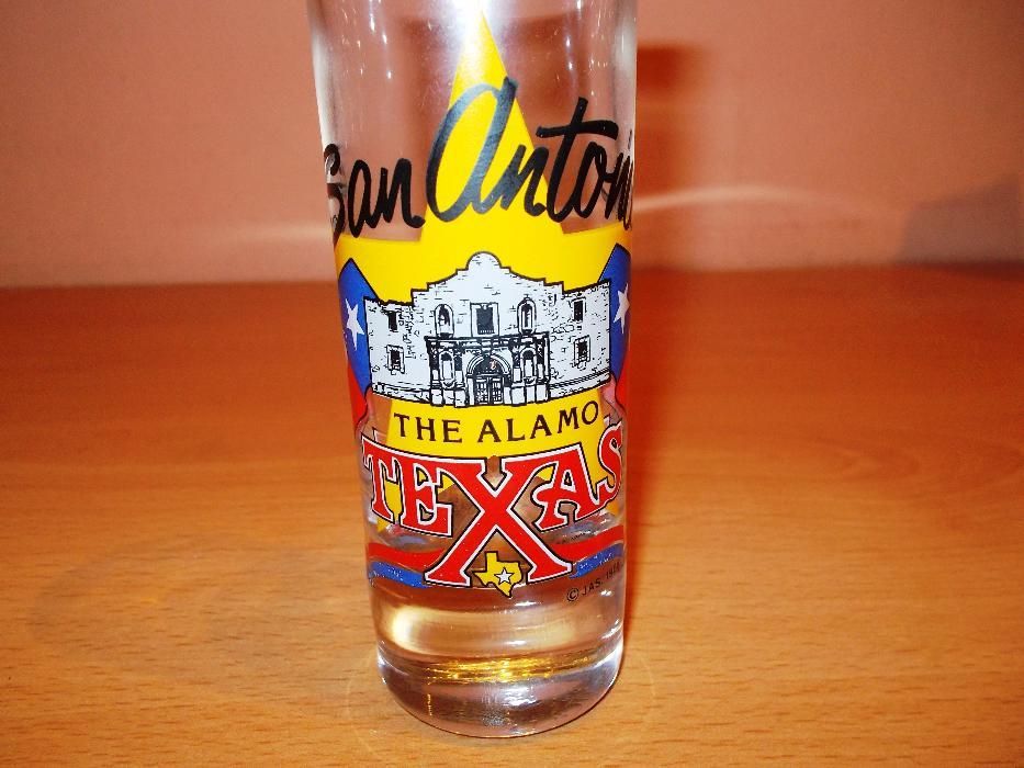 Сувенирни чашки от различни градове