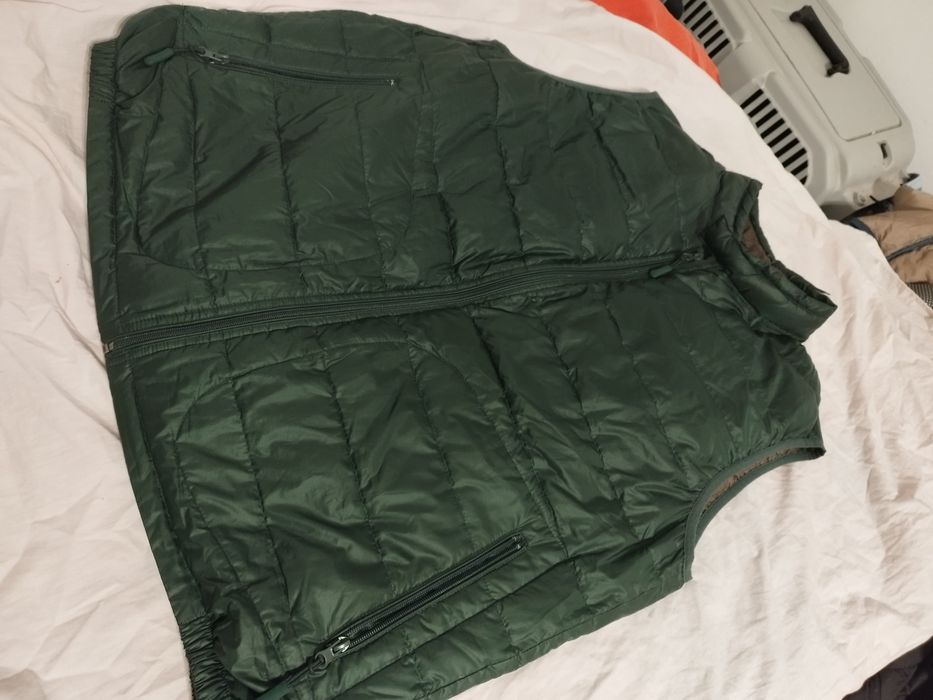 Vesta măsura XL.