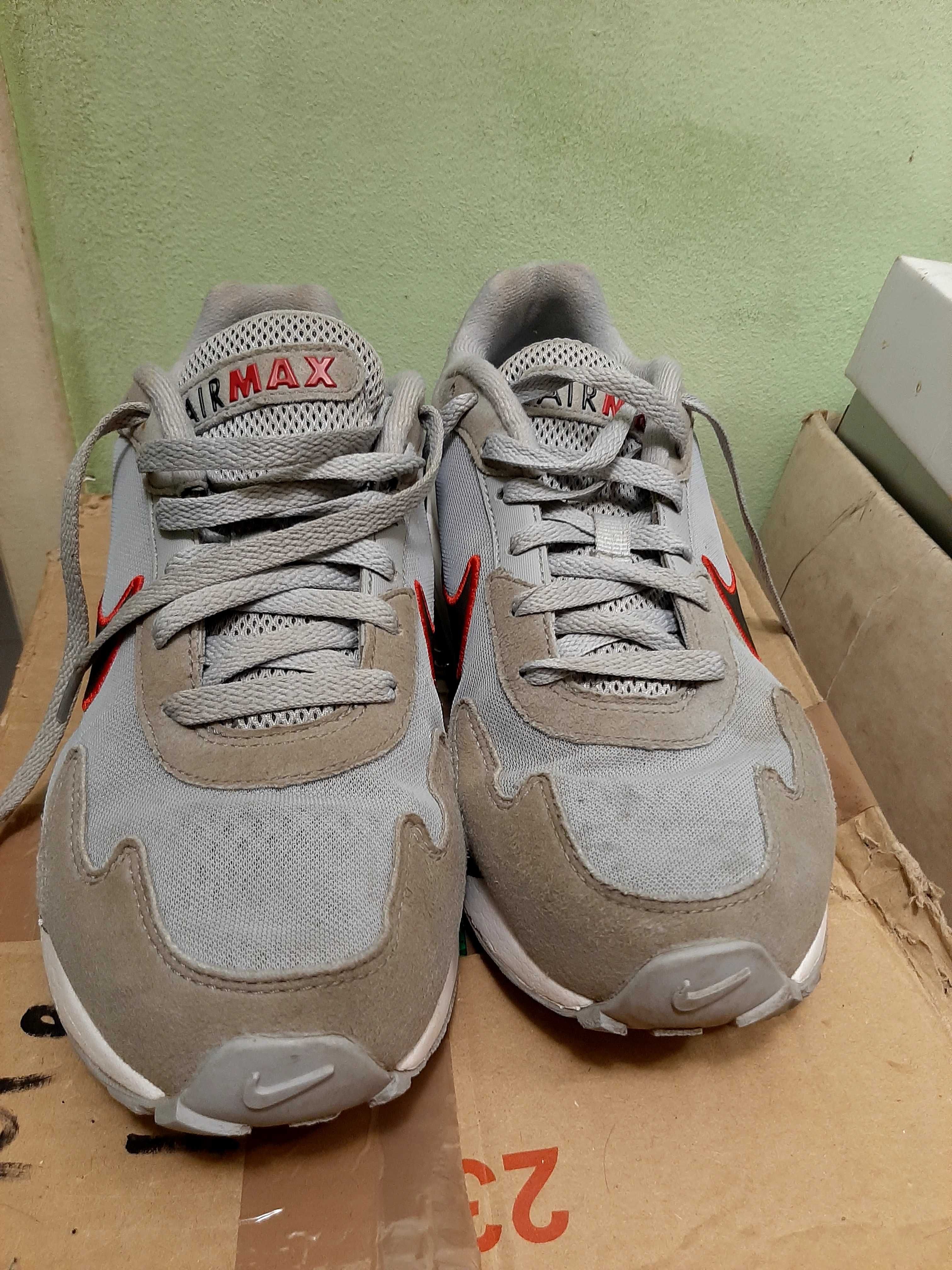 Маратонки нови, 39-40 номер