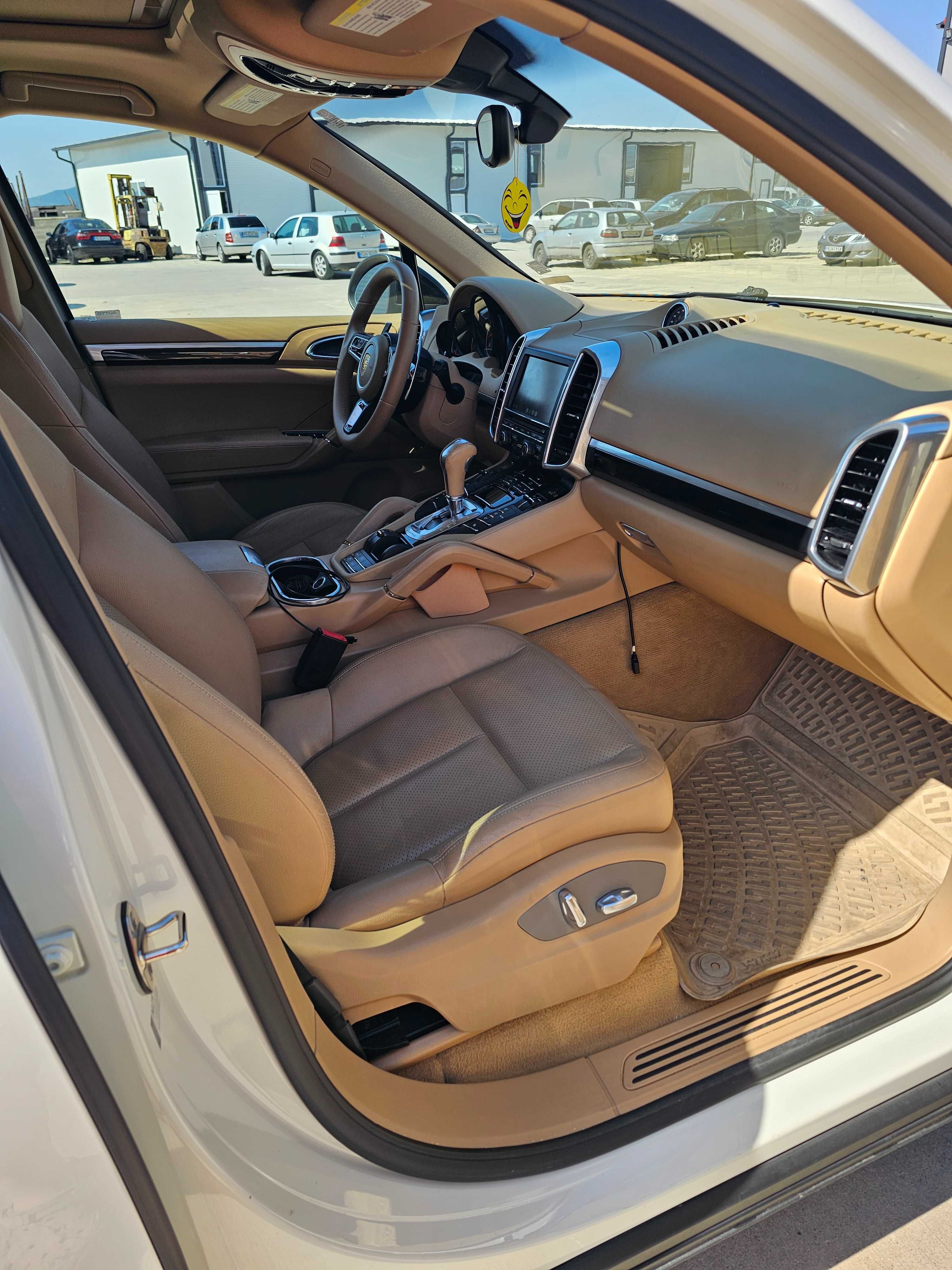 Продавам Porsche Cayenne 3.6 V6 – 2011 година