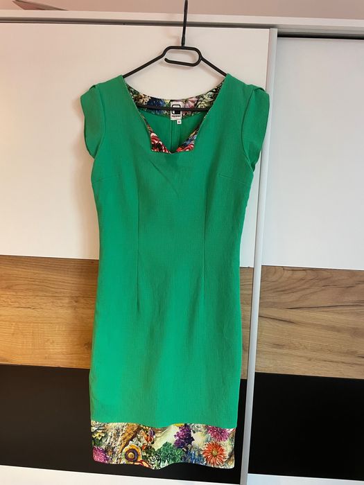 Rochița purtată o singură dată