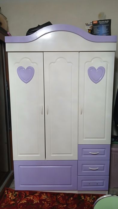 Bolalar mebeli shkaf