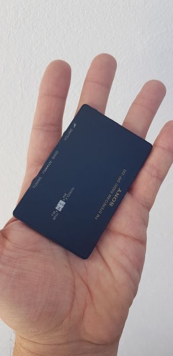 Radio portabil de colecție Sony SRF-220 FM/AM Radio card