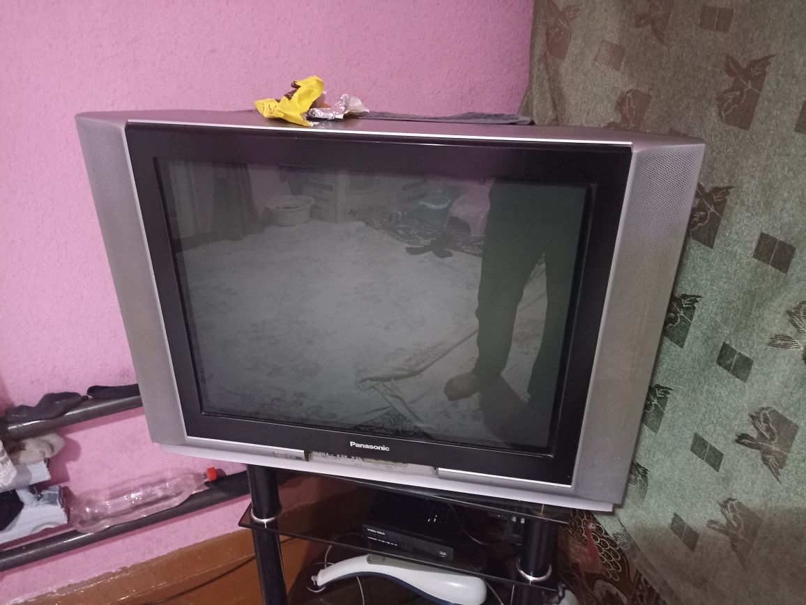 Panasonic katta televizor