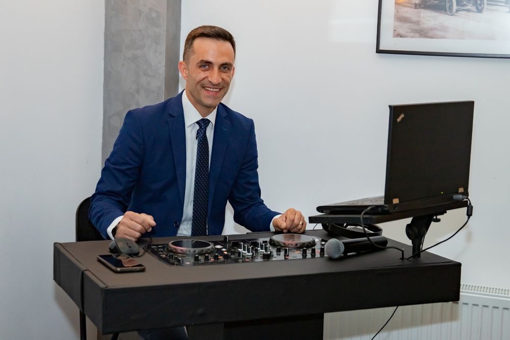 Formatie, Dj Focsani, evenimente, sonorizare și lumini ambientale