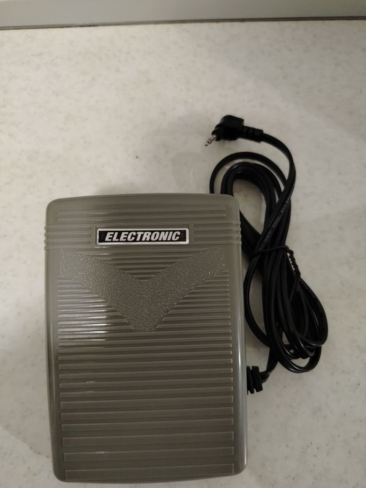 Педаль швейной машины Janome, Bernette b37