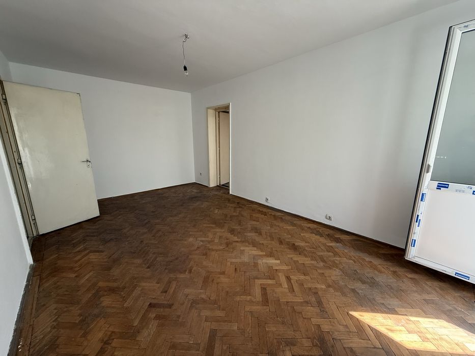 Apartament 3 camere semidecomandat cartier Brazda lui Novac-Baba Novac