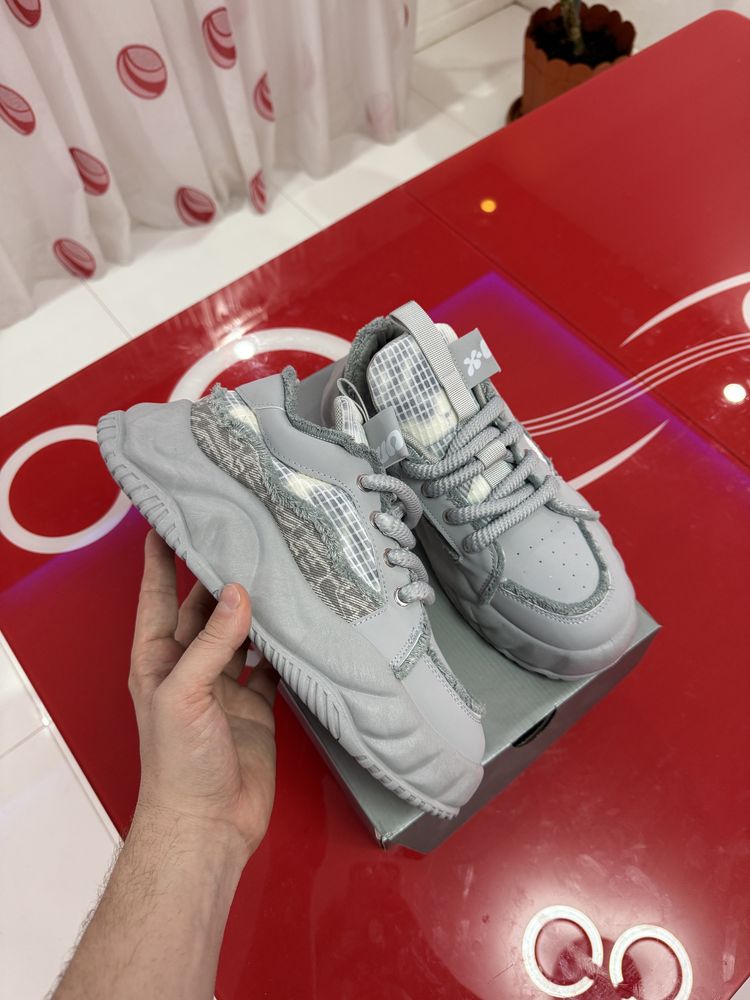 Vand Adidasi sneakers