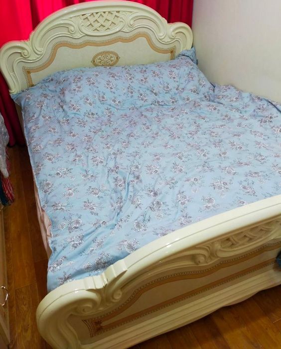 Спальный гарнитур