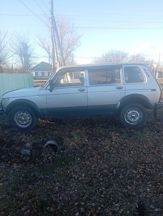 Ваз Лада 2121 нива 5 Ти дверная