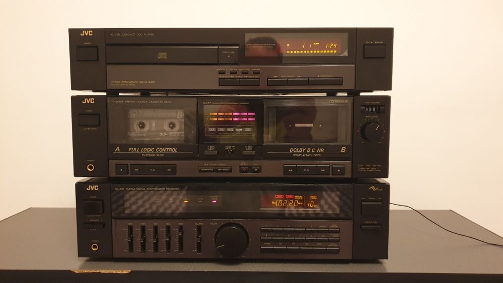 Linie audio JVC RX-302