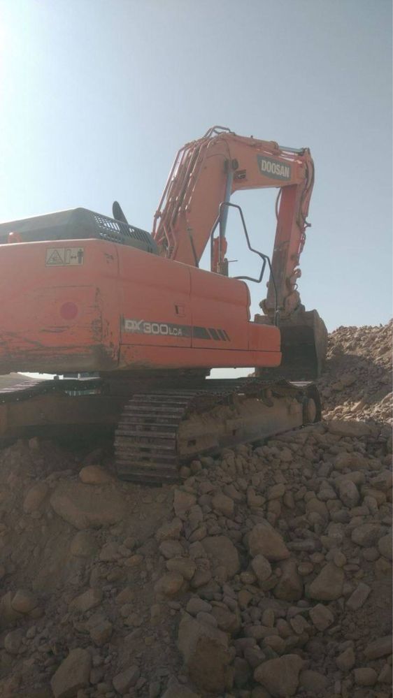 Doosan 300 гусеничный экскаватор