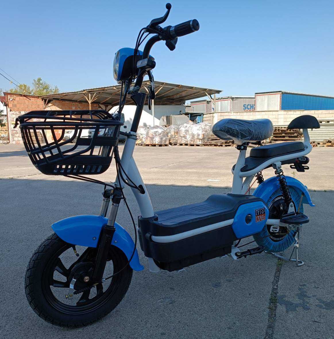 Електрически скутер 350 вата модел В12 син цвят