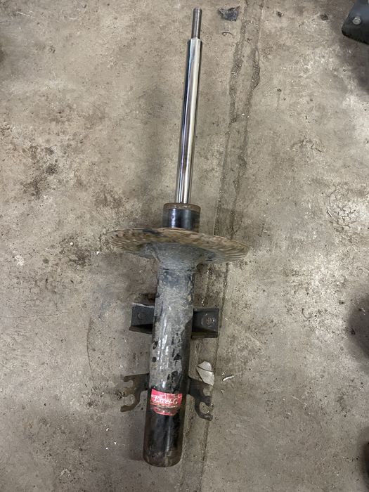 Преден ляв амортисьор VW Transporter T5