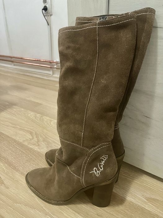 Cizma din piele intoarsa