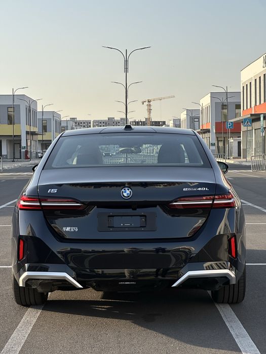 BMW i5 40L eDrive 2025 zapas hoda 717km