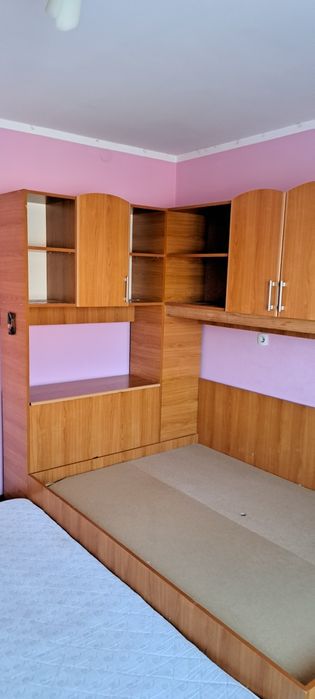 Mobila dormitor nuanță stejar auriu