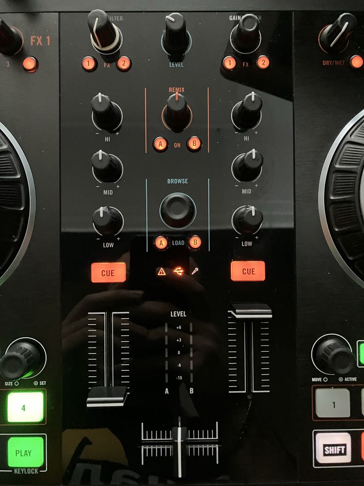Traktor S2 MK2 DJ пулт