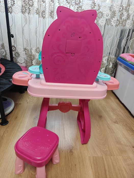 Măsuță de machiaj