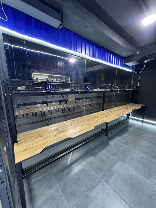 Игровой стол для компьюерного клуба.