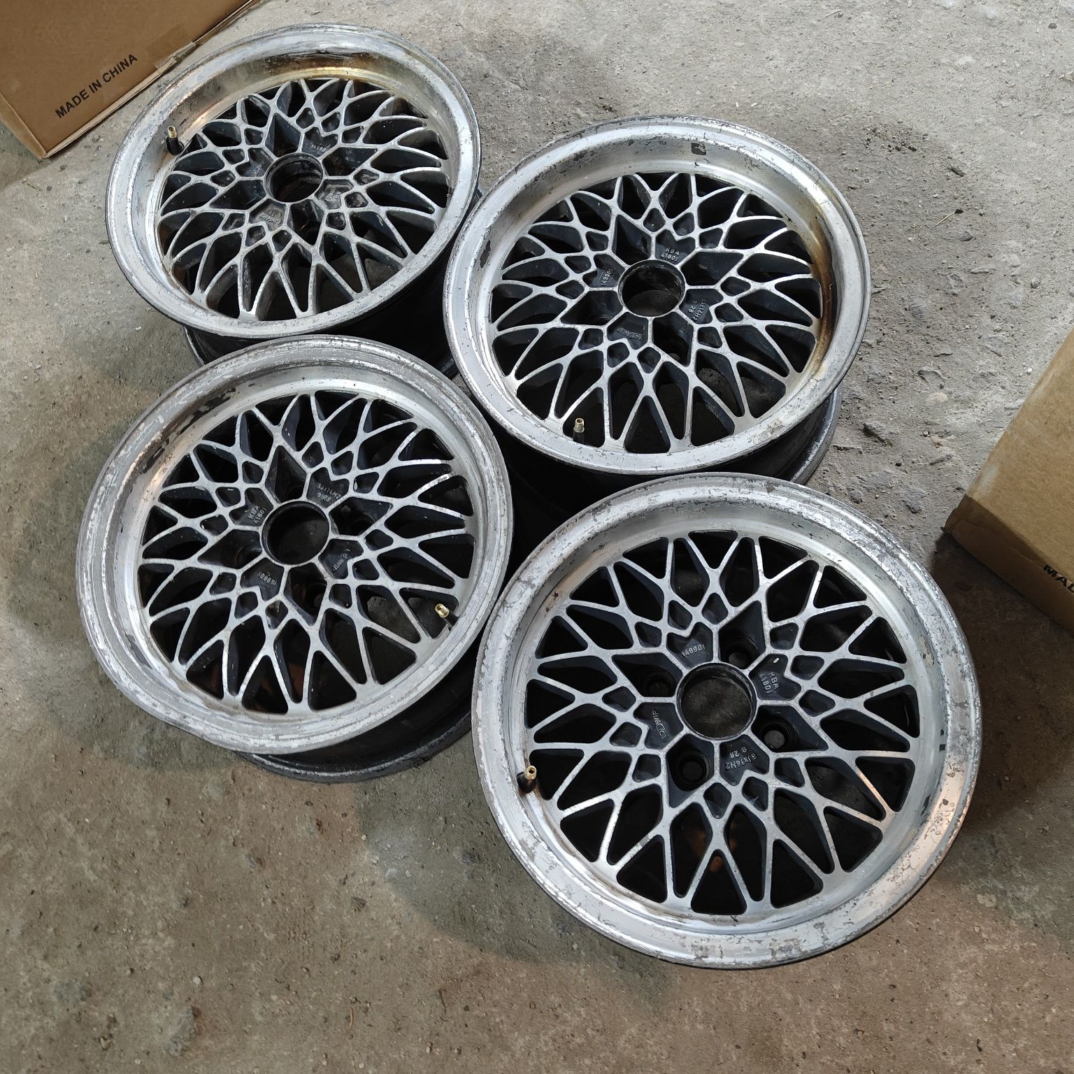 R14 PCD 4*100 Комплект легкосплавных дисков