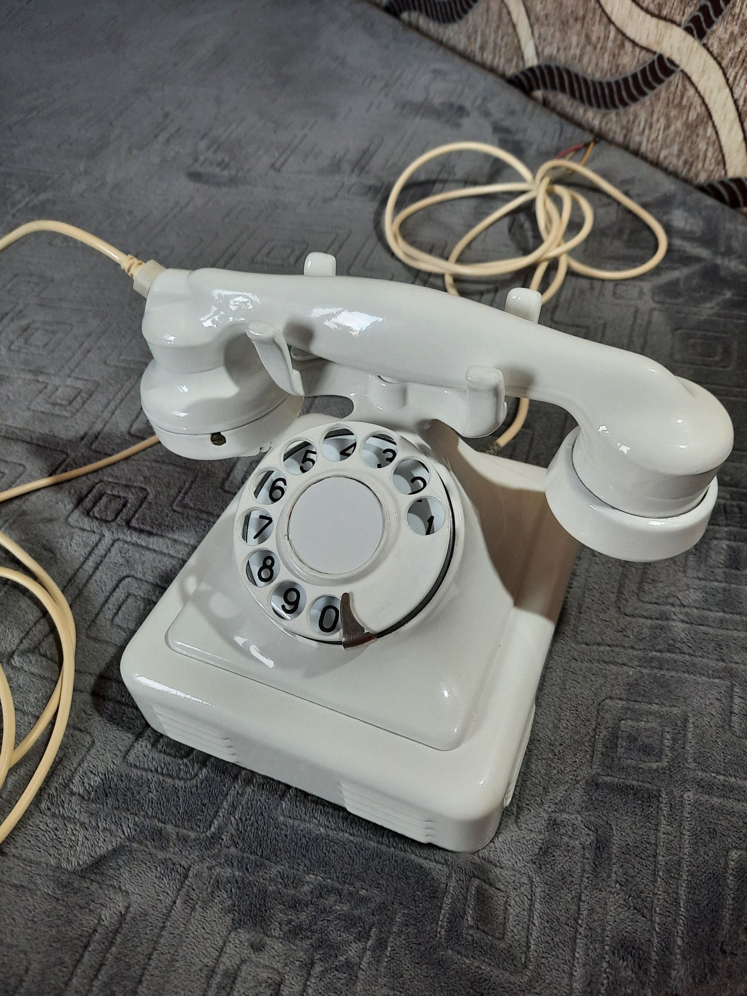 Telefon anii 50 ,culoare originală