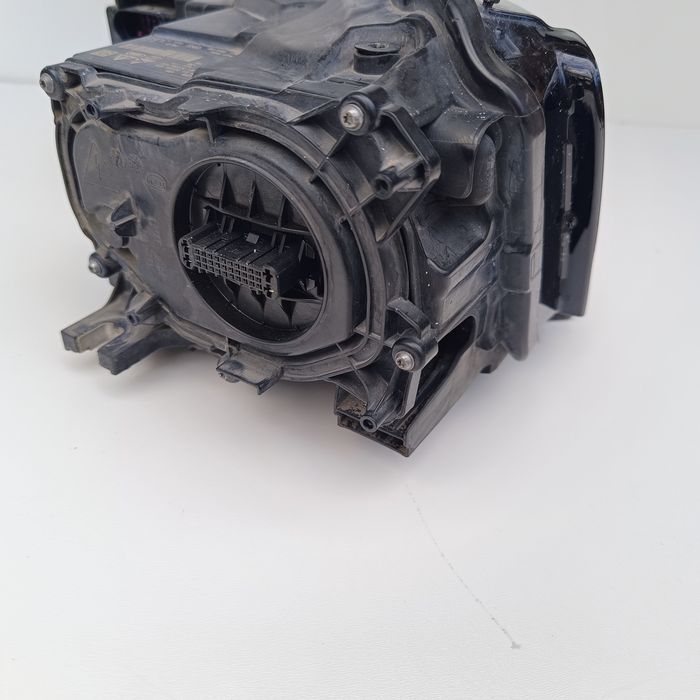 Десен фар Ауди А8 Audi A8 4H фейс Matrix 4H0.941.036