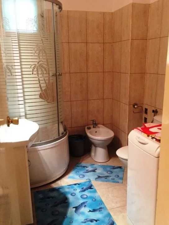 Дава се под наем Двустаен апартамент в Пловдив, Изгрев - 65 кв.м за 255 € - Снимка #2