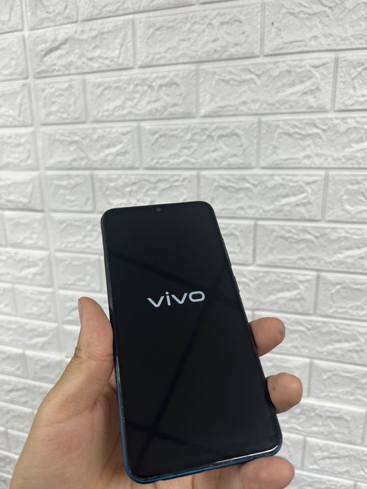 Продам телефон Vivo Y1s