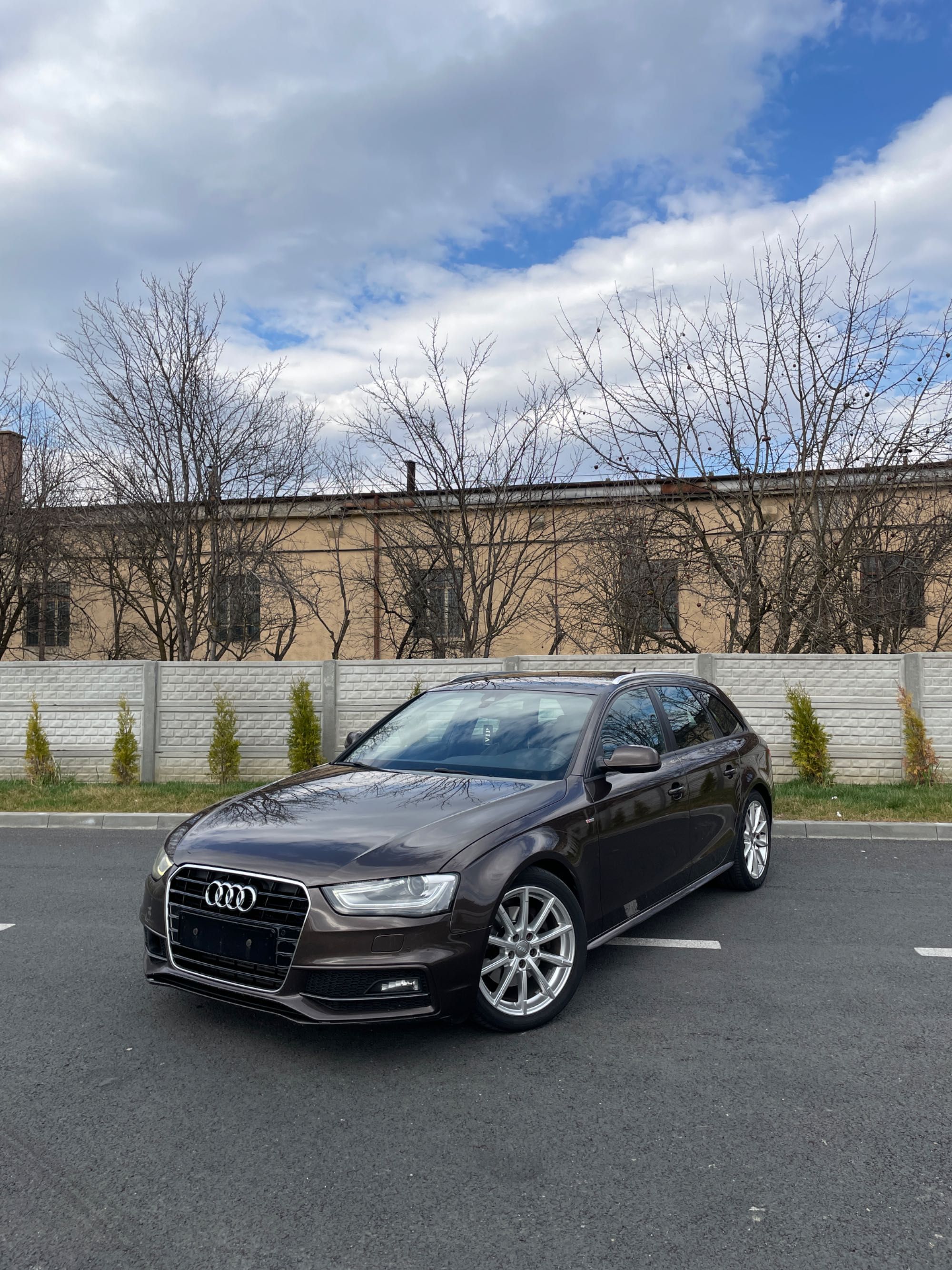 Audi A4 S-Line 2.0 TDI 177cp Quattro Mokka Brown