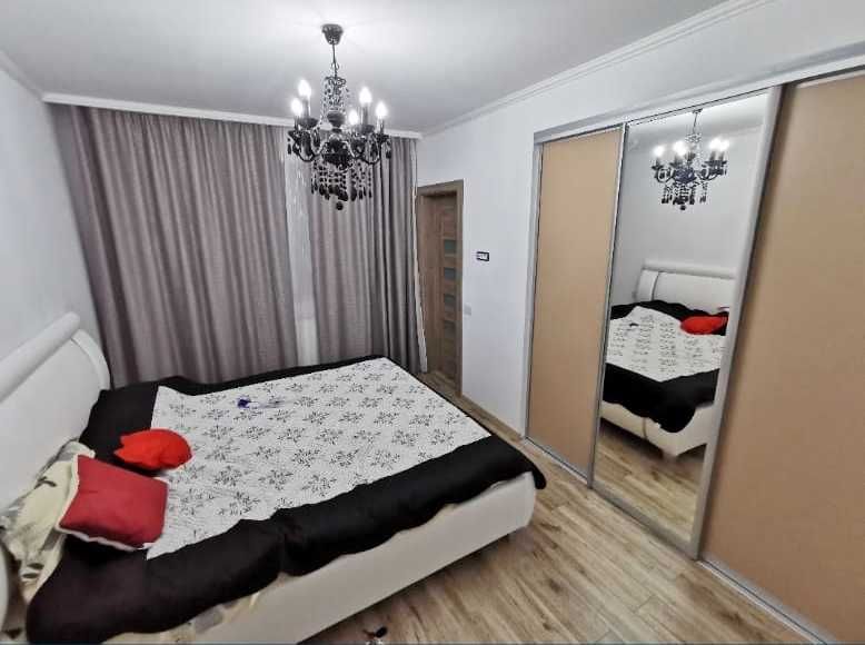 Apartament 3 camere, 72 MP, str Sub Cetate, garaj, parcare