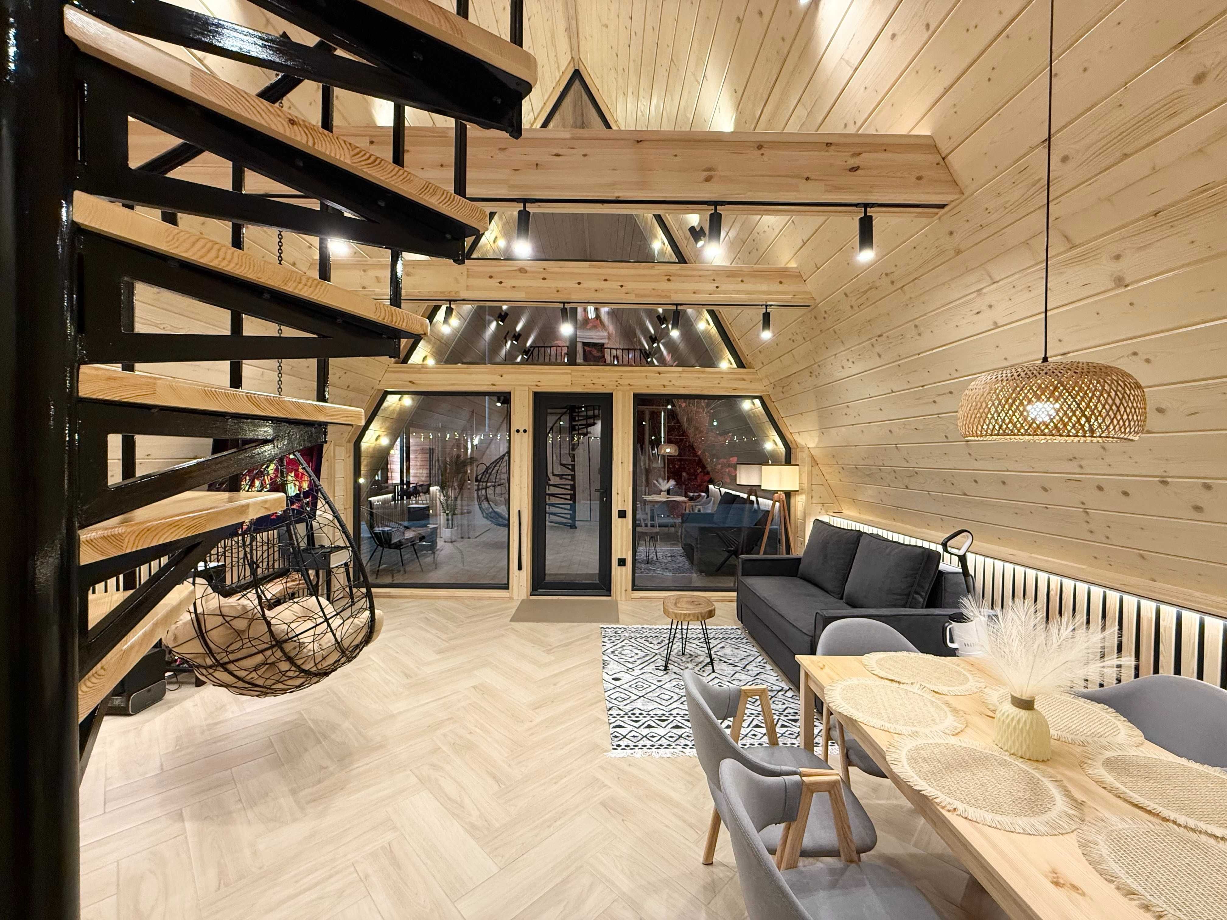 Дом в стиле A-frame (приватная територия)