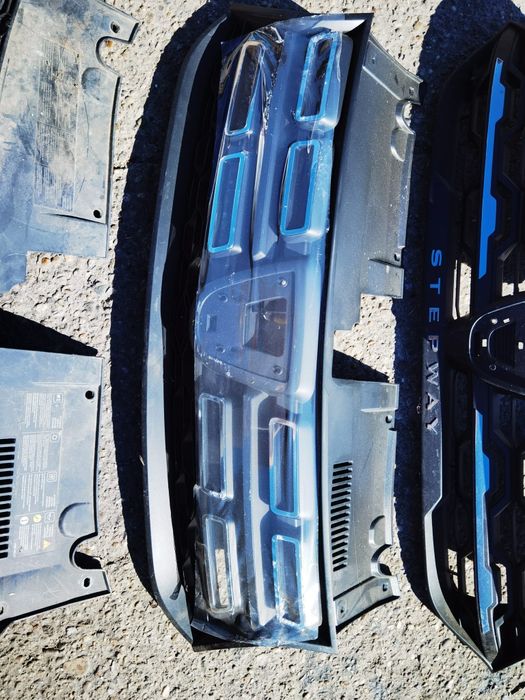 Grila fata Masca Dacia Duster Logan Sandero Stepway 2013 2023