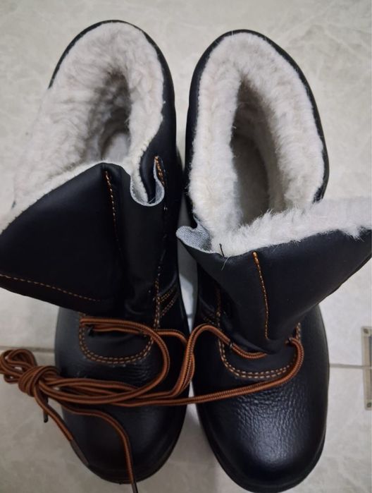 Продам зимний обувь