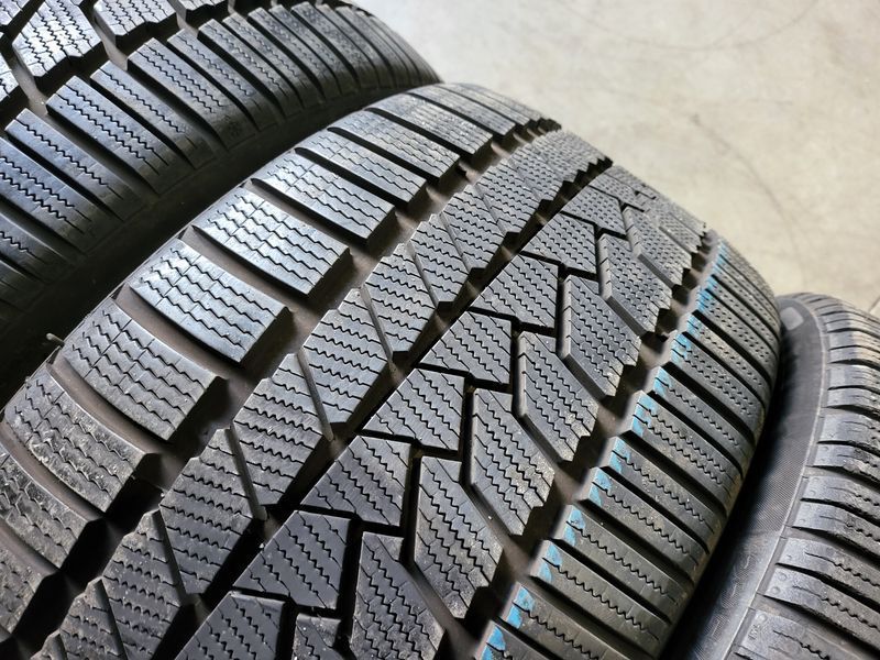 255/35/19//225/40/19 Continental