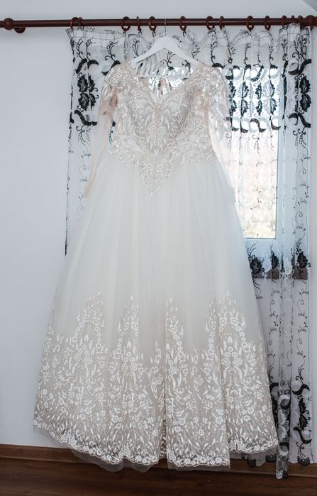 Rochie mireasa noua