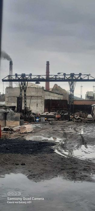 Сдается в аренду территория с козловым краном с пропарочными камерами