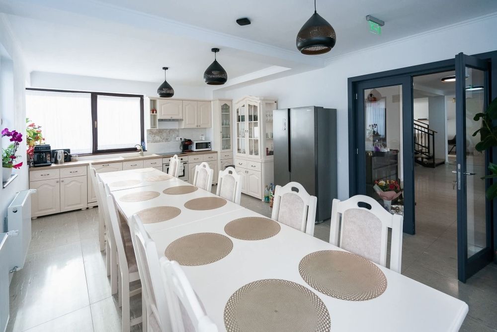 Pensiune de inchiriat