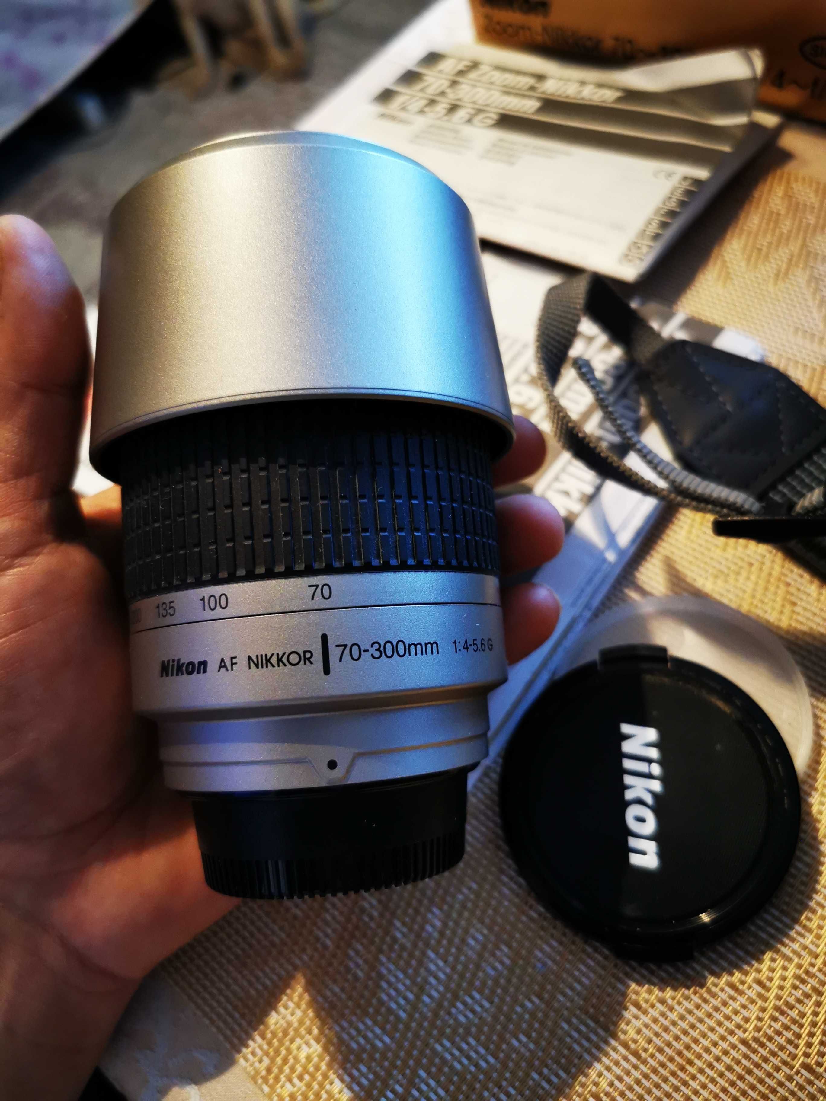 Kit aparat foto Nikon F55 pe film +2 obiective impecabil