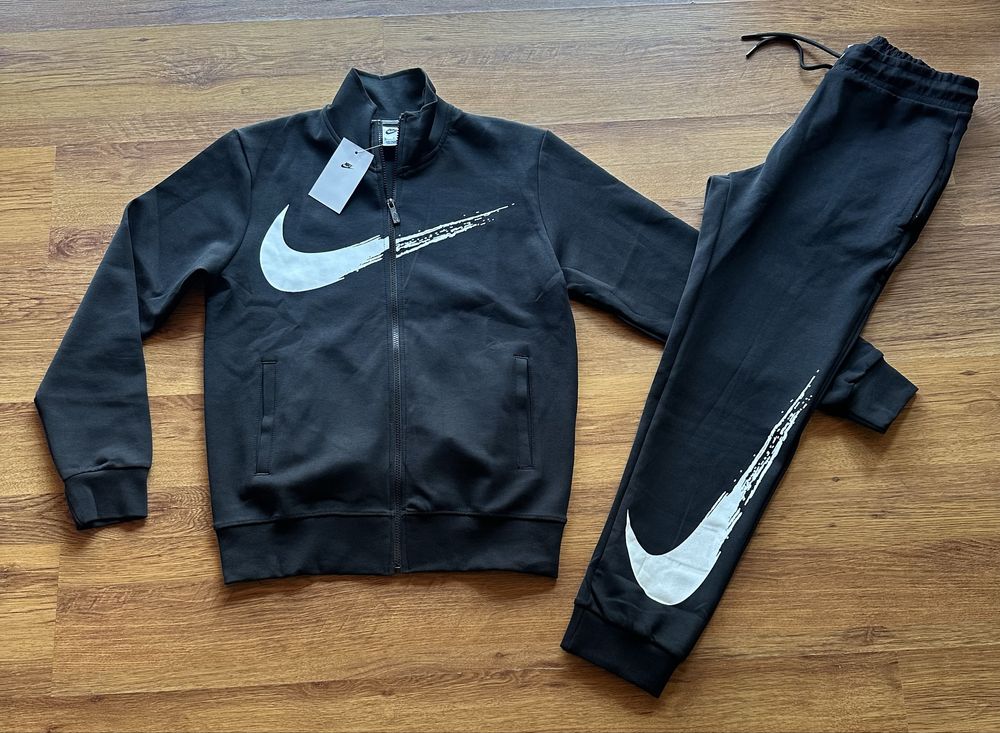 Мъжки,памучен,черен екип Nike с голяма отметка