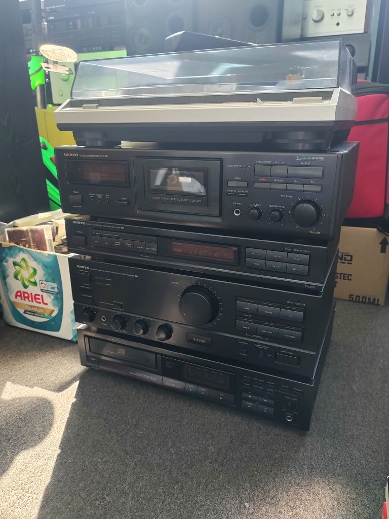 Vând linie audio vintage cu pick-up