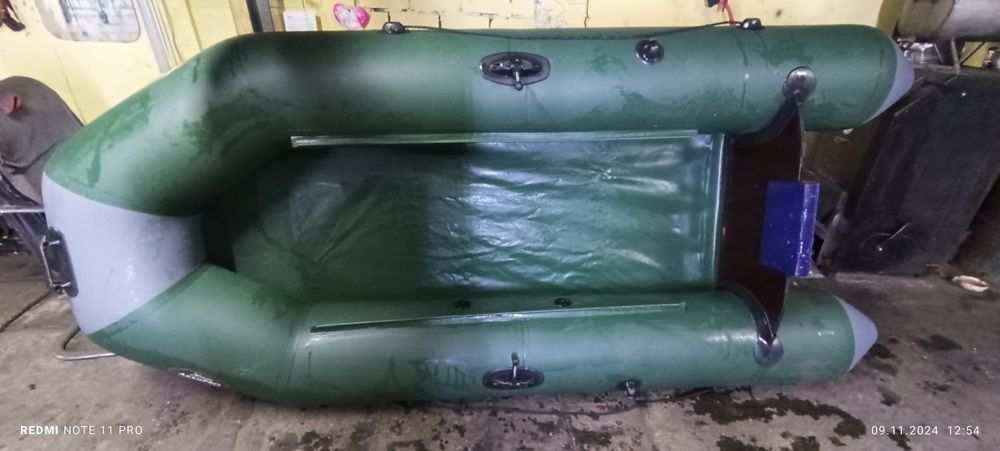 Продам лодку Аква про 2800 и мотор гибрид четырех тактный 7,7 лс